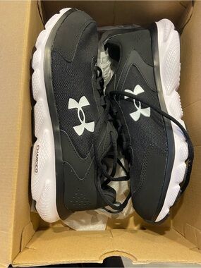 Under Armour Black White UA Charged Assert 9 | Running Shoes size 9.5 Extra Wide